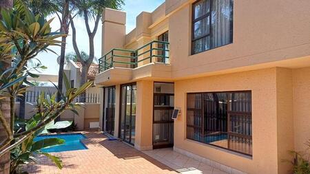 3 Bedroom cluster for sale in Bedfordview