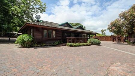 2 Bedroom semi-detached cottage for sale in Costa Sarda, Knysna