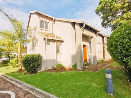 3 Bedroom Townhouse to Rent in Greenstone Hill