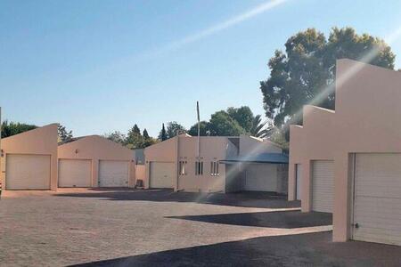 3 Bedroom Townhouse to Rent in St Helena