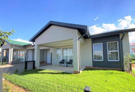 2 Bedroom Townhouse to Rent in Modderfontein