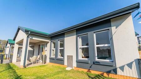 2 Bedroom Townhouse to Rent in Modderfontein