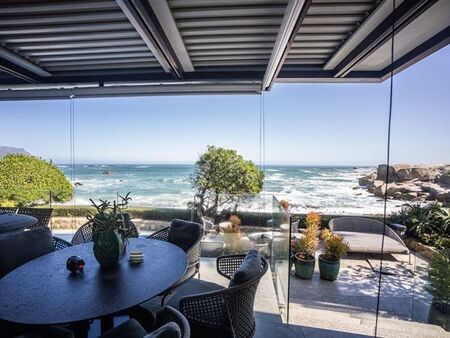 5 Bedroom House in Camps Bay