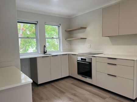 2 Bedroom Apartment To Rent in Rondebosch