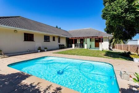 5 Bedroom House in Westcliff