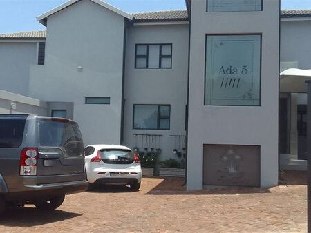 2 Bedroom Apartment in Dania park