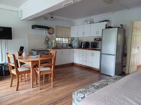 1 Bedroom House in Hilton