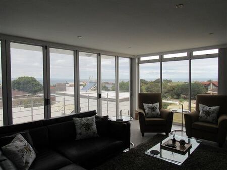 Bachelor apartment in Wavecrest