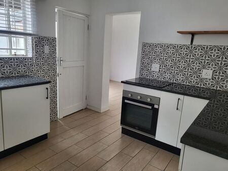 1 Bedroom bachelor to rent in Norwood, Johannesburg