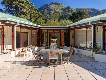 2 Bedroom House in Hout Bay and surrounds