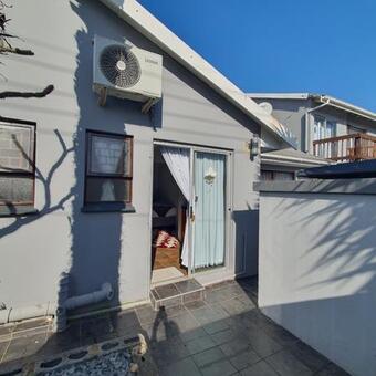 Studio apartment in Gonubie