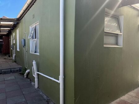 1 Bedroom cottage rented in Strandfontein Village, Mitchells Plain