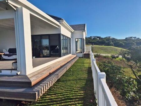 3 Bedroom Cluster in St Francis Bay