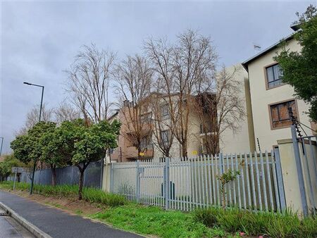 2 Bedroom Apartment in Somerset West Central