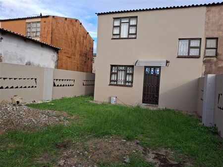 3 Bedroom Flat in Esikhawini