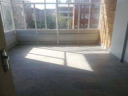 2 Bedroom Flat in Sunnyside