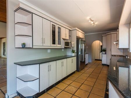 4 Bedroom House in Waterkloof Ridge