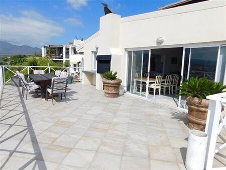6 Bedroom House in Gordons Bay Central
