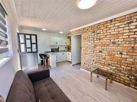 Bachelor apartment in Hawston