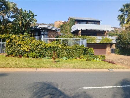 3 Bedroom House in Magalieskruin