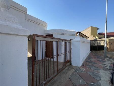 2 Bedroom House in Protea North
