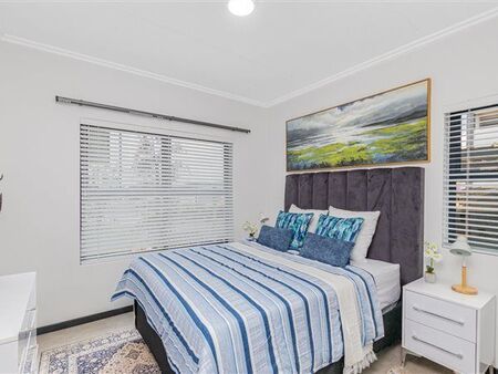 2 Bedroom Apartment in Fourways