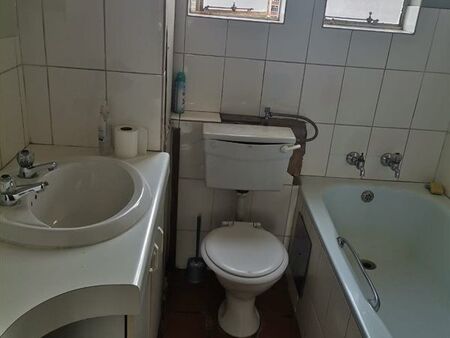 3 Bedroom Flat in Sunnyside