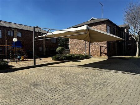 2 Bedroom Townhouse in Sonneveld