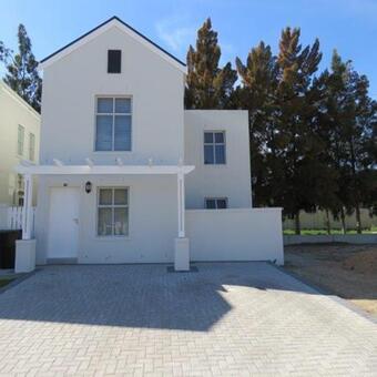 4 Bedroom House in Stellenbosch Central