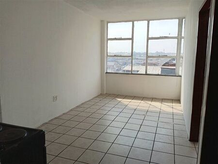 2 Bedroom Apartment in Roodepoort Central