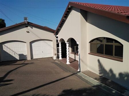3 Bedroom House in Malvern