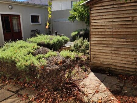 Studio Apartment in Claremont Upper