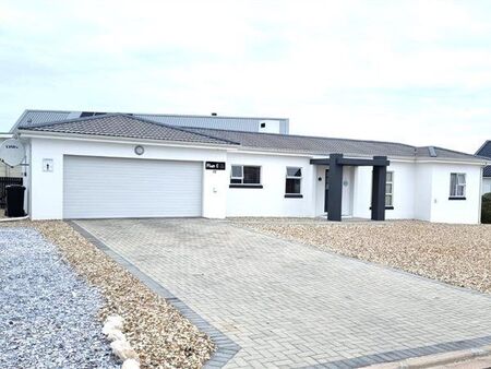 3 Bedroom House in Yzerfontein