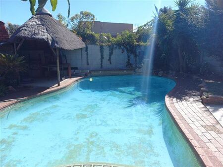 1 Bedroom Apartment in Mondeor