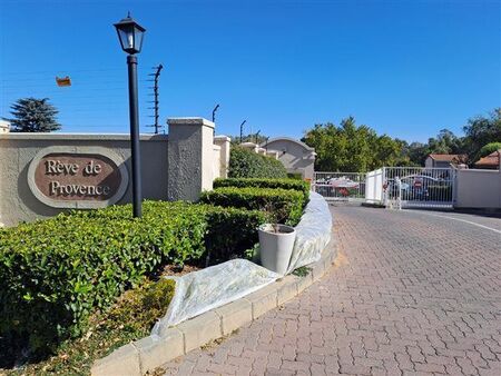 3 Bedroom Townhouse in Douglasdale