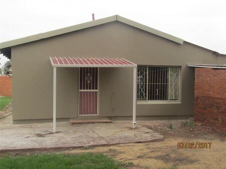 2 Bedroom House in Bronkhorstfontein