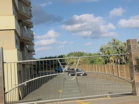 2 Bedroom Apartment in Amanzimtoti