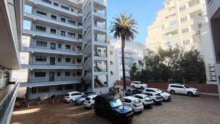 1 Bedroom apartment to rent in Sea Point, Cape Town