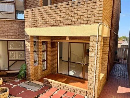 3 Bedroom Duplex in Oakdene