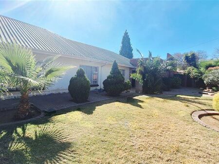6 Bedroom House in Bedelia