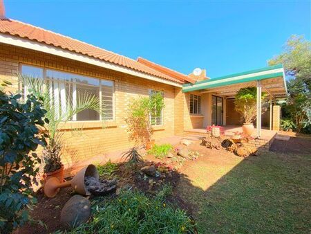 3 Bedroom Townhouse in Equestria
