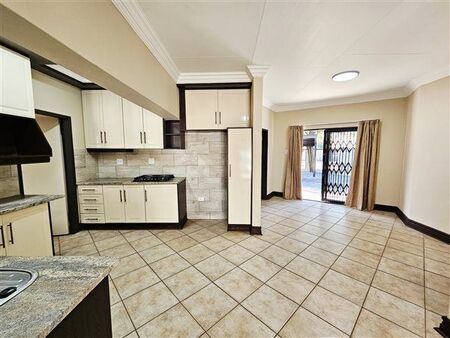 3 Bedroom Apartment in Menlo Park