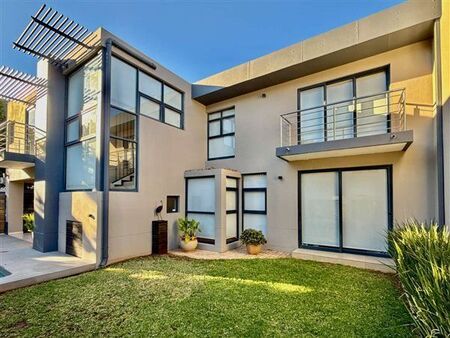 4 Bedroom Townhouse in Waterkloof Ridge