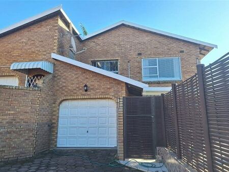2 Bedroom Apartment in Amanzimtoti