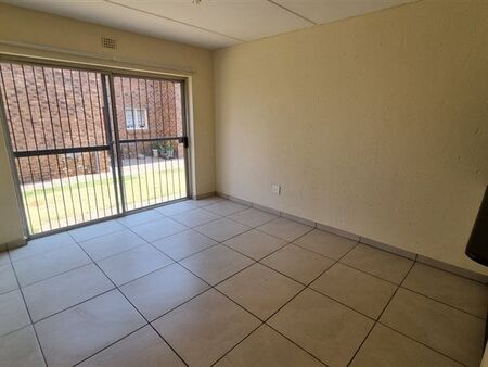 2 Bedroom Apartment in Weltevreden Park