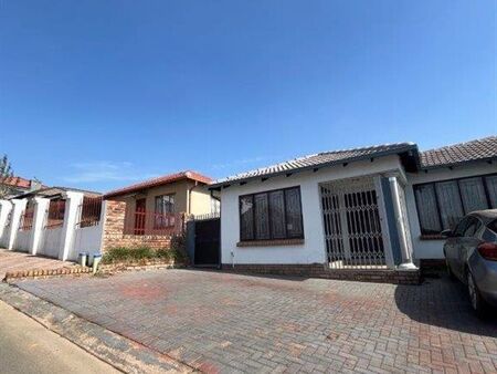 3 Bedroom House in Proclamation Hill