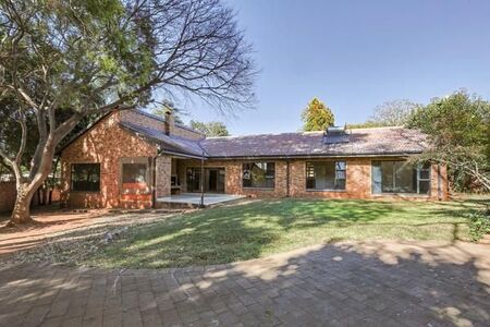 4 Bedroom House in Die Wilgers