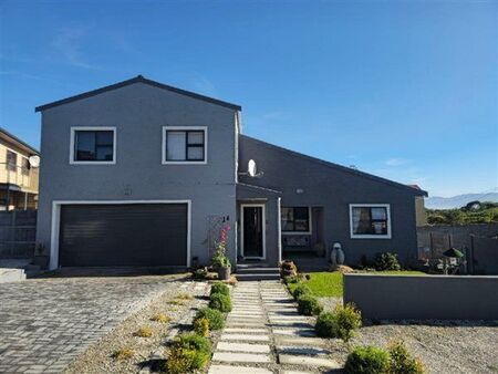 2 Bedroom House in De Kelders