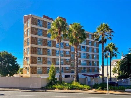 2 Bedroom Apartment in Wynberg Upper