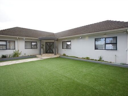 6 Bedroom House in Pinelands